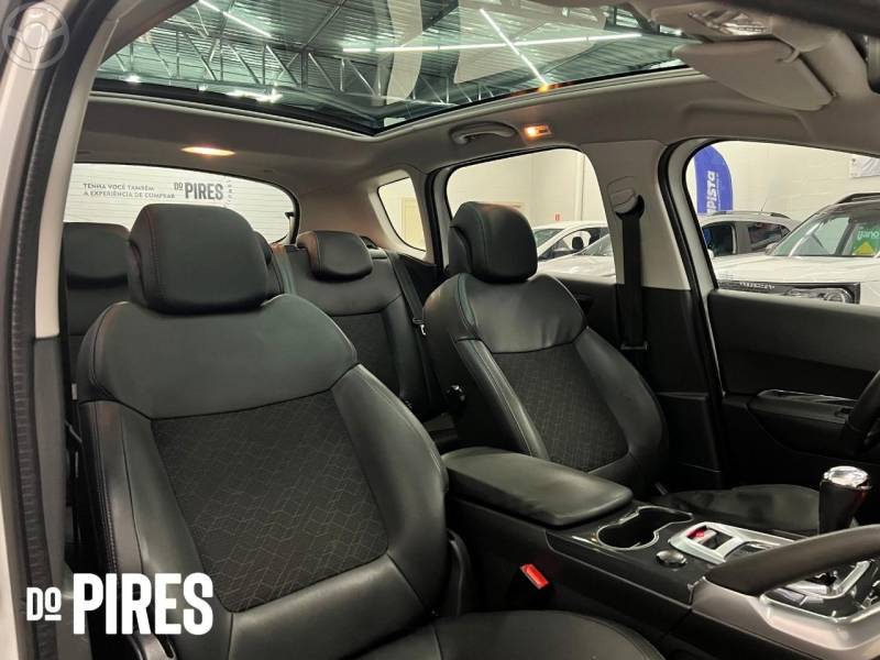 PEUGEOT - 3008 1.6 GRIFFE THP 16V 4P AUTOMÁTICO - 2014/2015 - BRANCA - R$ 57.900,00