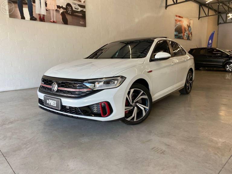 VOLKSWAGEN - JETTA 2.0 16V TSI GLI 350 4P AUTOMÁTICO - 2023/2023 - BRANCA - R$ 200.900,00