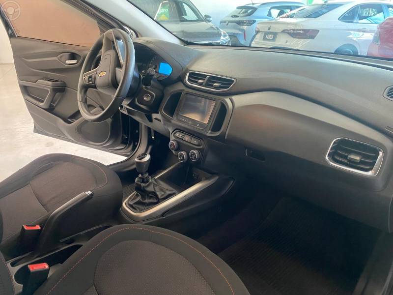 CHEVROLET - ONIX 1.4 MPFI LTZ 8V FLEX 4P MANUAL - 2016/2016 - PRETA - R$ 55.900,00