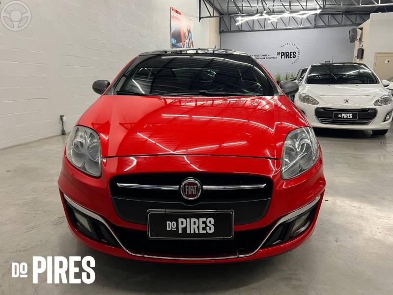FIAT - BRAVO 1.8 SPORTING 16V FLEX 4P MANUAL - 2015/2016 - VERMELHA - R$ 62.500,00