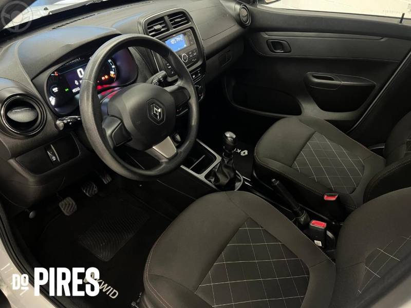 RENAULT - KWID 1.0 12V SCE FLEX ZEN MANUAL - 2022/2023 - BRANCA - R$ 49.900,00