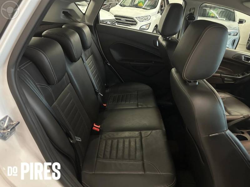 FORD - FIESTA 1.6 TITANIUM HATCH 16V FLEX 4P AUTOMÁTICO - 2018/2018 - BRANCA - R$ 61.900,00