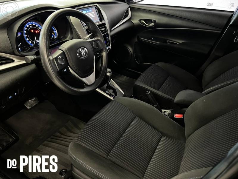 TOYOTA - YARIS 1.5 16V XL PLUS TECH FLEX AUTOMÁTICO - 2021/2022 - CINZA - R$ 84.900,00