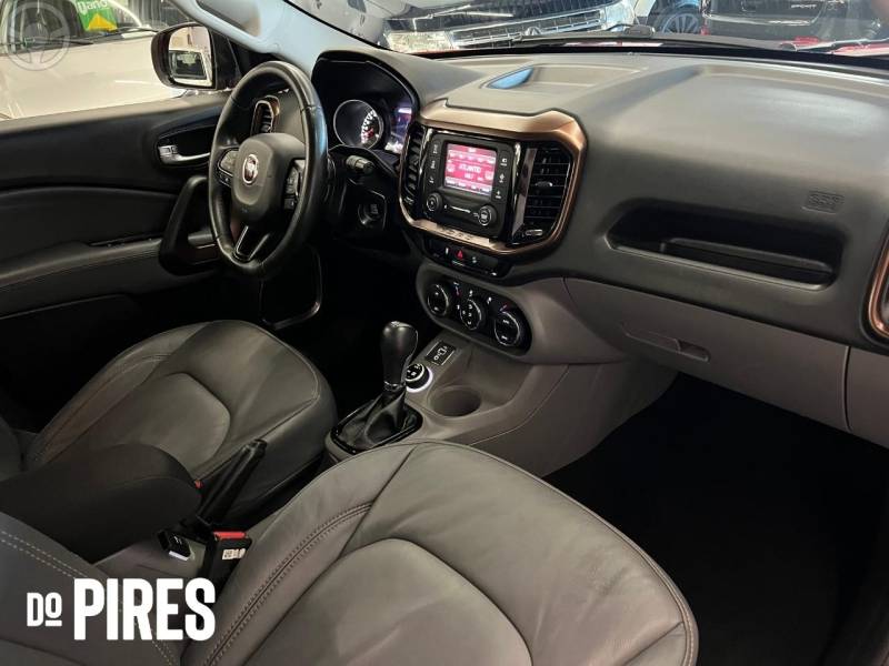FIAT - TORO 2.0 16V TURBO DIESEL VOLCANO 4WD AUTOMÁTICO - 2016/2017 - VERMELHA - R$ 97.900,00