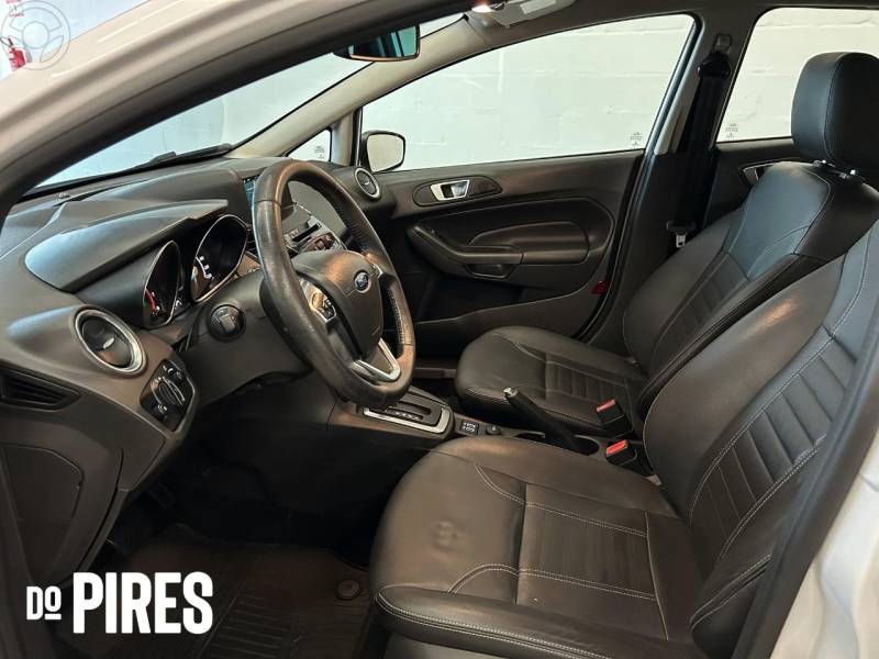 FORD - FIESTA 1.6 TITANIUM HATCH 16V FLEX 4P AUTOMÁTICO - 2018/2018 - BRANCA - R$ 61.900,00