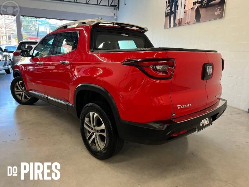FIAT - TORO 2.0 16V TURBO DIESEL VOLCANO 4WD AUTOMÁTICO - 2016/2017 - VERMELHA - R$ 97.900,00