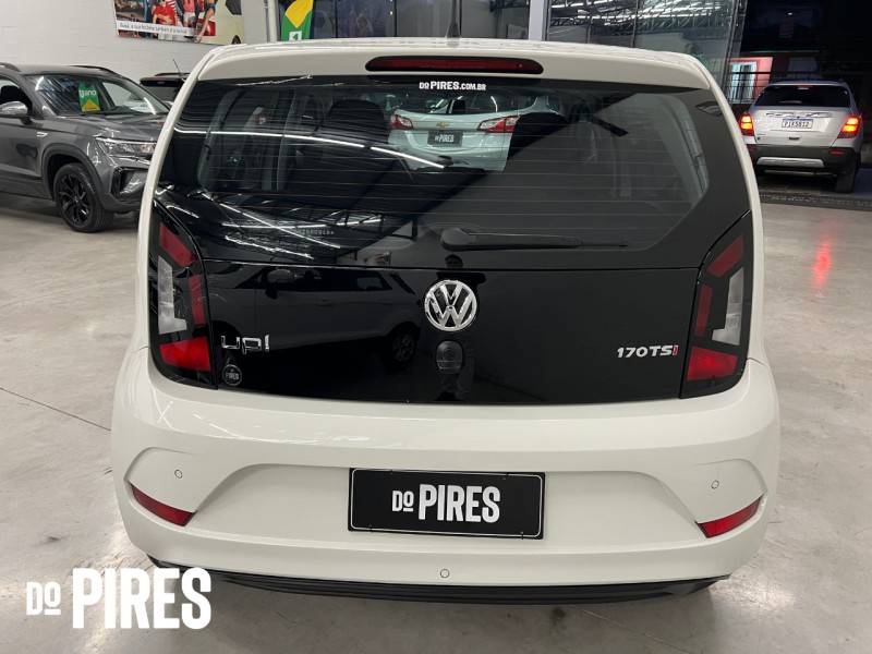 VOLKSWAGEN - UP - 2018/2019 - Branca - R$ 63.900,00