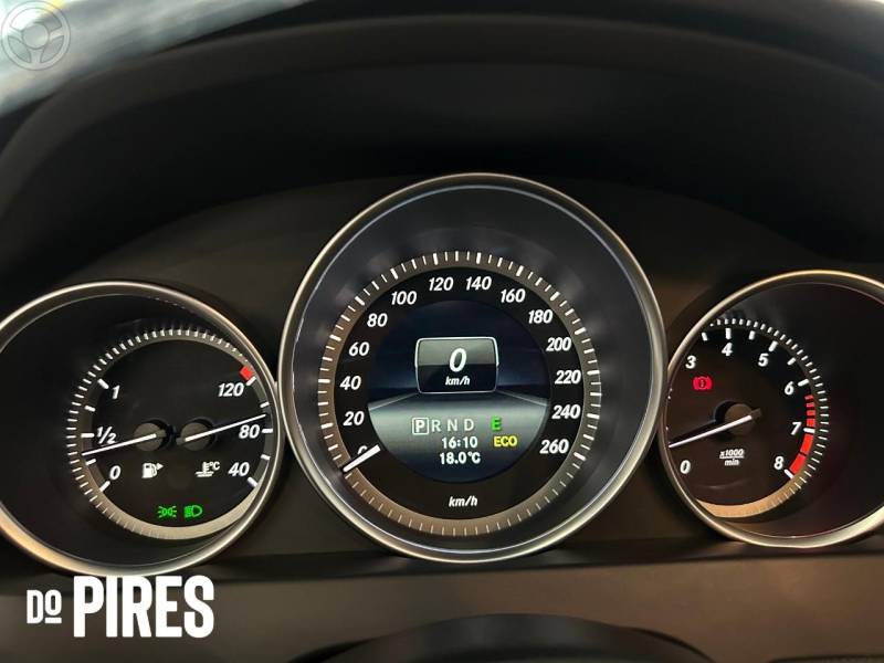 MERCEDES-BENZ - C 200 1.8 CGI AVANTGARDE 16V 4P AUTOMÁTICO - 2014/2014 - PRETA - R$ 84.900,00