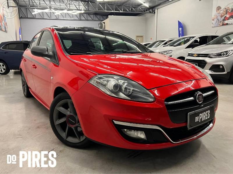 FIAT - BRAVO 1.8 SPORTING 16V FLEX 4P MANUAL - 2015/2016 - VERMELHA - R$ 62.500,00