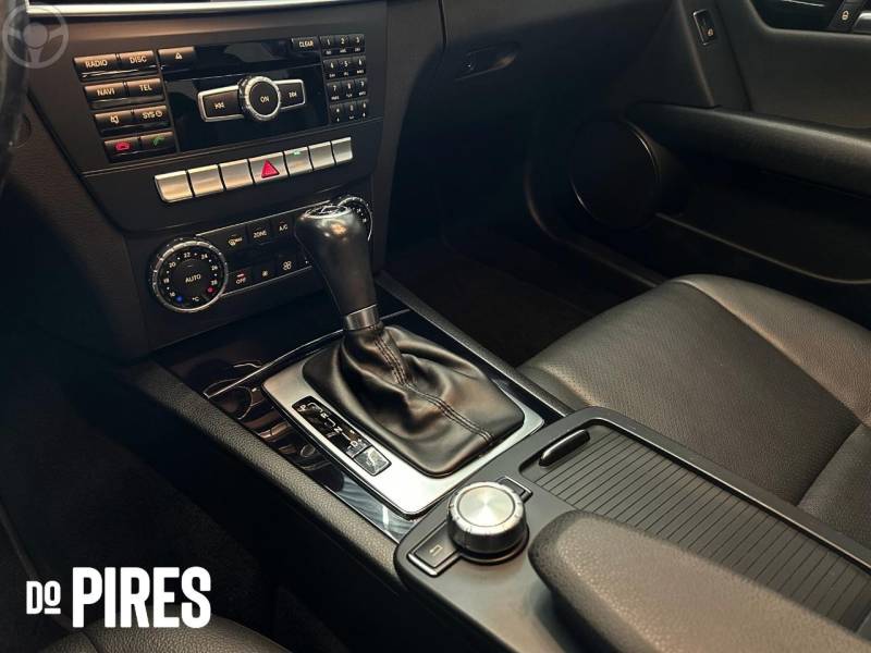 MERCEDES-BENZ - C 200 1.8 CGI AVANTGARDE 16V 4P AUTOMÁTICO - 2014/2014 - PRETA - R$ 84.900,00