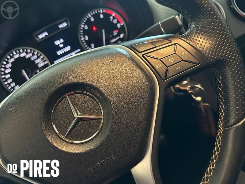 MERCEDES-BENZ - B 200 1.6 TURBO 4P AUTOMÁTICO - 2012/2013 - PRATA - R$ 67.900,00