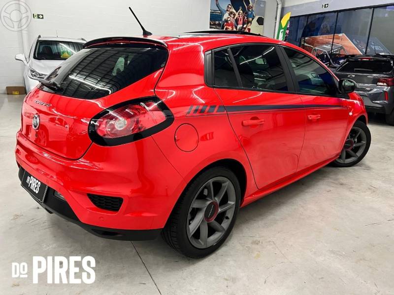 FIAT - BRAVO 1.8 SPORTING 16V FLEX 4P MANUAL - 2015/2016 - VERMELHA - R$ 62.500,00