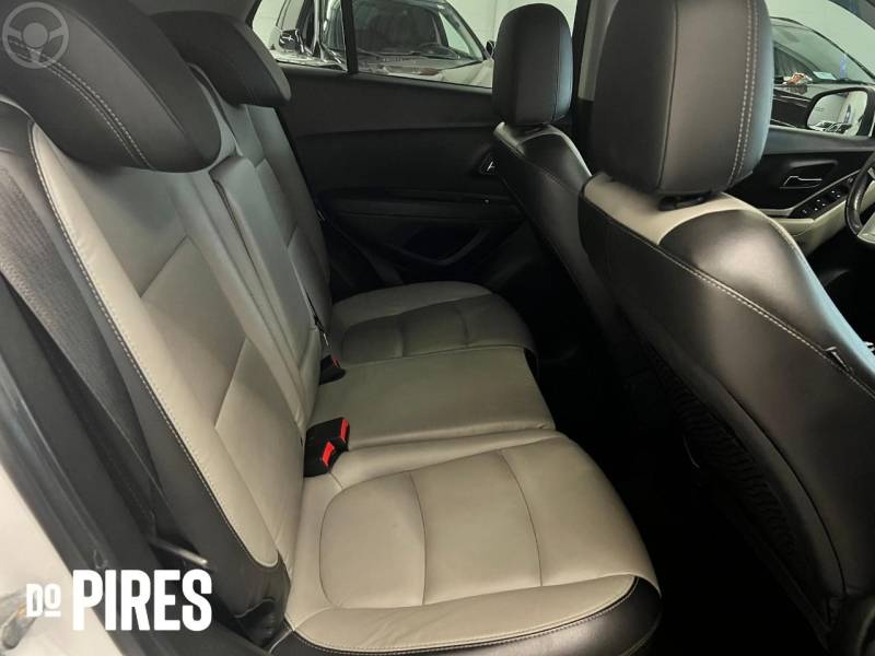 CHEVROLET - TRACKER 1.8 MPFI LTZ 4X2 16V FLEX 4P AUTOMÁTICO - 2014/2015 - BRANCA - R$ 72.900,00