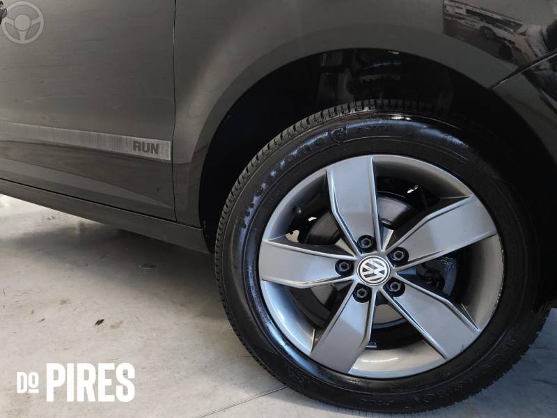 VOLKSWAGEN - FOX 1.6 MSI RUN 8V FLEX 4P MANUAL - 2017/2017 - PRETA - R$ 54.900,00