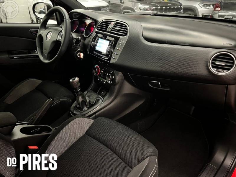 FIAT - BRAVO 1.8 SPORTING 16V FLEX 4P MANUAL - 2015/2016 - VERMELHA - R$ 62.500,00