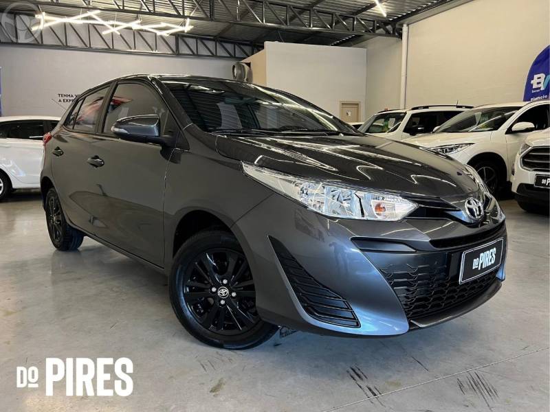 TOYOTA - YARIS 1.5 16V XL PLUS TECH FLEX AUTOMÁTICO - 2021/2022 - CINZA - R$ 84.900,00