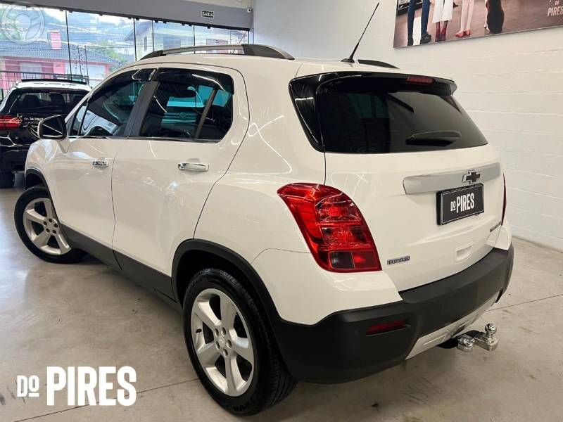 CHEVROLET - TRACKER 1.8 MPFI LTZ 4X2 16V FLEX 4P AUTOMÁTICO - 2014/2015 - BRANCA - R$ 72.900,00