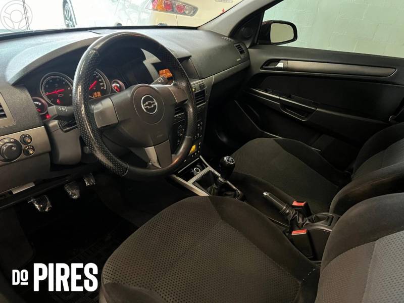 CHEVROLET - VECTRA 2.0 MPFI GT HATCH 8V FLEX 4P MANUAL - 2008/2008 - VERMELHA - R$ 34.900,00
