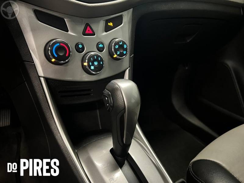 CHEVROLET - TRACKER 1.8 MPFI LTZ 4X2 16V FLEX 4P AUTOMÁTICO - 2014/2015 - BRANCA - R$ 72.900,00