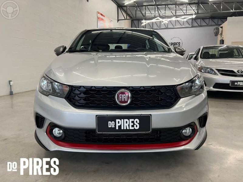 FIAT - ARGO 1.8 E.TORQ FLEX HGT AT6 - 2019/2019 - PRATA - R$ 72.900,00