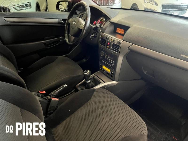 CHEVROLET - VECTRA 2.0 MPFI GT HATCH 8V FLEX 4P MANUAL - 2008/2008 - VERMELHA - R$ 34.900,00