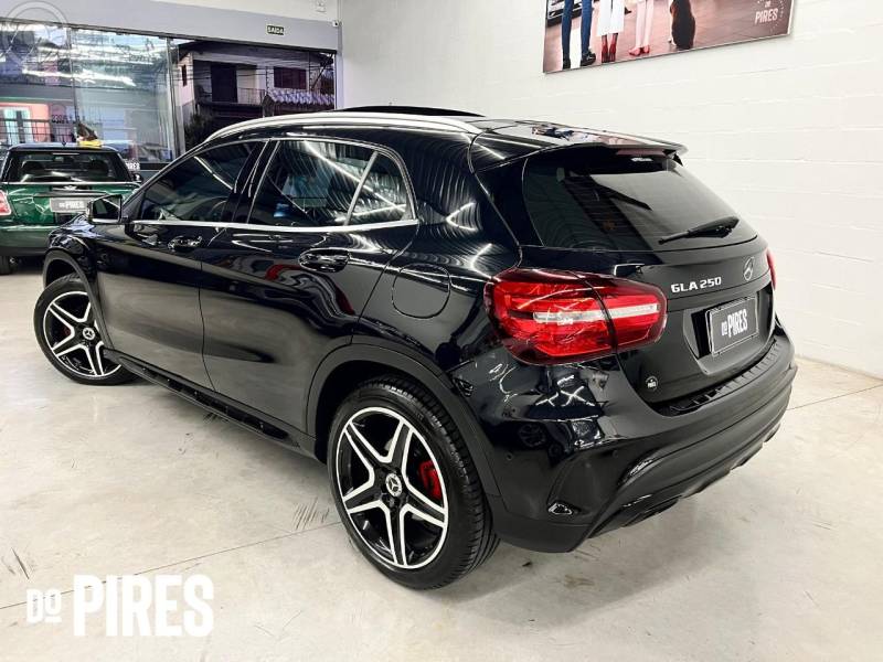 MERCEDES-BENZ - GLA 250 2.0 16V TURBO SPORT 4P AUTOMÁTICO - 2018/2018 - PRETA - R$ 147.900,00