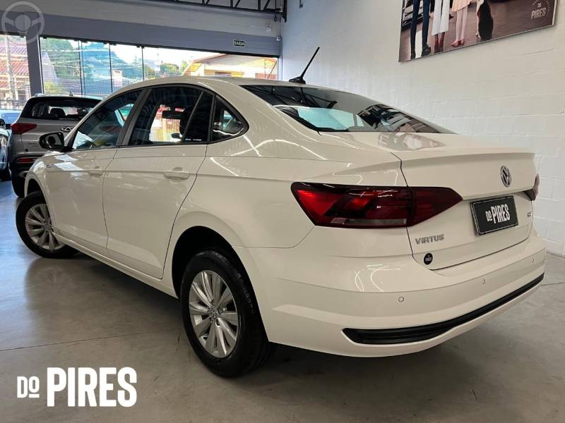 VOLKSWAGEN - VIRTUS 1.0 200 TSI COMFORTLINE AUTOMÁTICO - 2022/2022 - BRANCA - R$ 88.900,00
