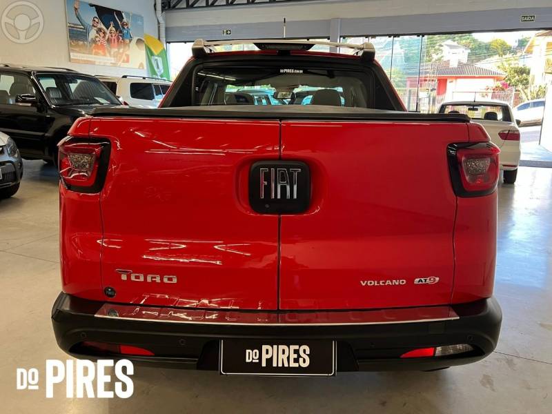 FIAT - TORO 2.0 16V TURBO DIESEL VOLCANO 4WD AUTOMÁTICO - 2016/2017 - VERMELHA - R$ 97.900,00