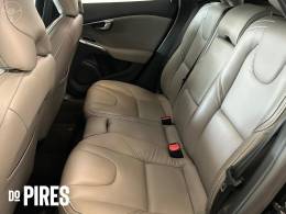 VOLVO - V40 2.0 T4 DYNAMIC TURBO 4P AUTOMÁTICO - 2013/2014 - PRETA - R$ 69.900,00