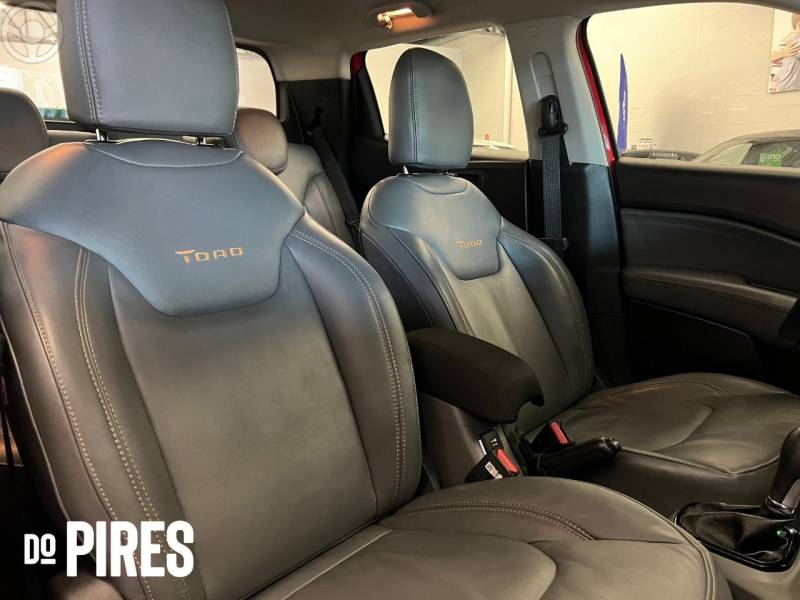 FIAT - TORO 2.0 16V TURBO DIESEL VOLCANO 4WD AUTOMÁTICO - 2016/2017 - VERMELHA - R$ 97.900,00