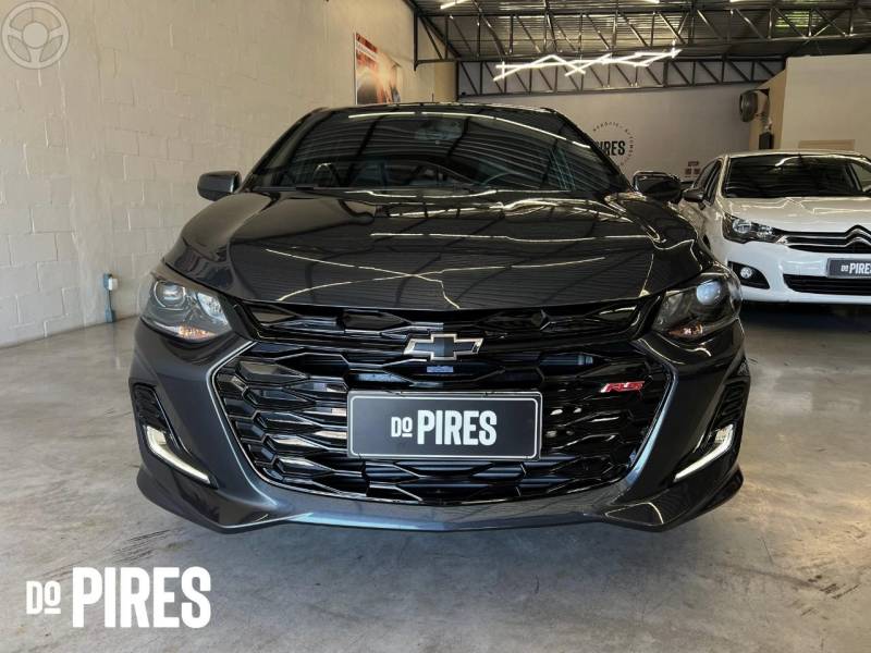 CHEVROLET - ONIX 1.0 HATCH RS 12V TURBO 4P AUTOMÁTICO - 2023/2024 - CINZA - R$ 96.900,00