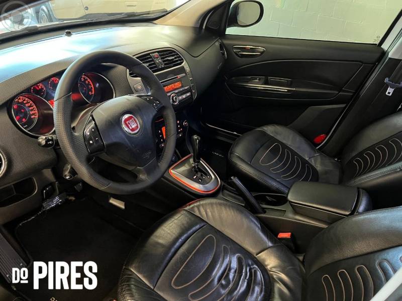 FIAT - BRAVO 1.8 ABSOLUTE 16V FLEX 4P AUTOMATIZADO - 2011/2012 - BRANCA - R$ 34.900,00