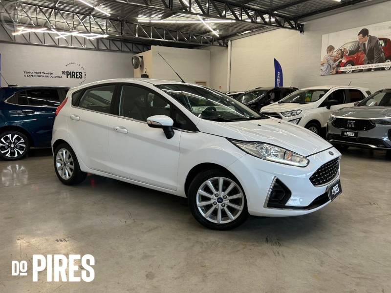 FORD - FIESTA 1.6 TITANIUM HATCH 16V FLEX 4P AUTOMÁTICO - 2018/2018 - BRANCA - R$ 61.900,00