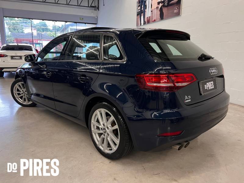 AUDI - A3 - 2019/2019 - Azul - R$ 126.900,00