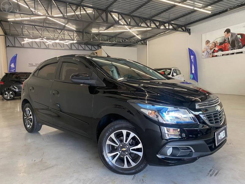 CHEVROLET - ONIX 1.4 MPFI LTZ 8V FLEX 4P MANUAL - 2016/2016 - PRETA - R$ 55.900,00
