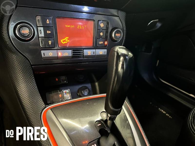 FIAT - BRAVO 1.8 ABSOLUTE 16V FLEX 4P AUTOMATIZADO - 2011/2012 - BRANCA - R$ 34.900,00