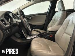 VOLVO - V40 2.0 T4 DYNAMIC TURBO 4P AUTOMÁTICO - 2013/2014 - PRETA - R$ 69.900,00