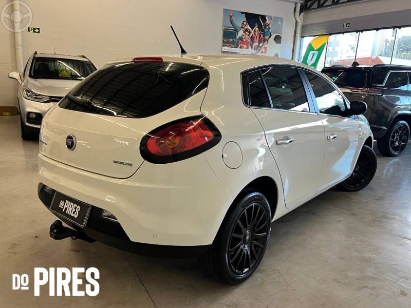 FIAT - BRAVO 1.8 ABSOLUTE 16V FLEX 4P AUTOMATIZADO - 2011/2012 - BRANCA - R$ 34.900,00