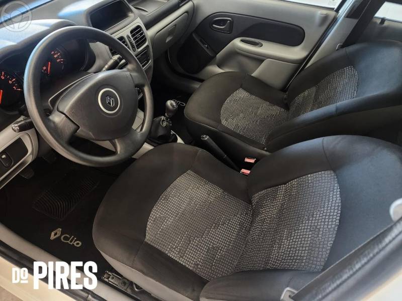 RENAULT - CLIO 1.0 16V FLEX 4P MANUAL - 2012/2012 - BRANCA - R$ 28.900,00