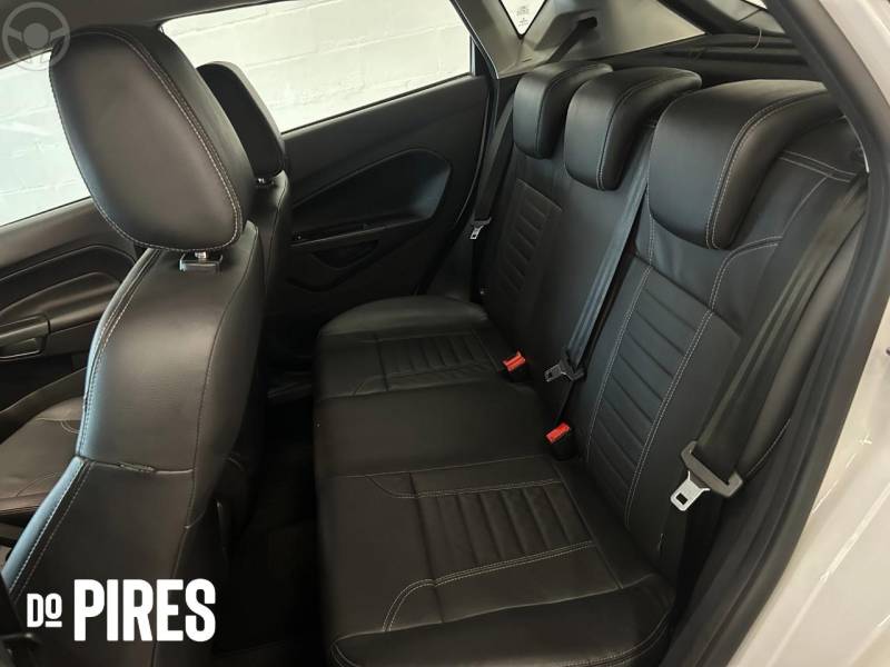 FORD - FIESTA 1.6 TITANIUM HATCH 16V FLEX 4P AUTOMÁTICO - 2018/2018 - BRANCA - R$ 61.900,00