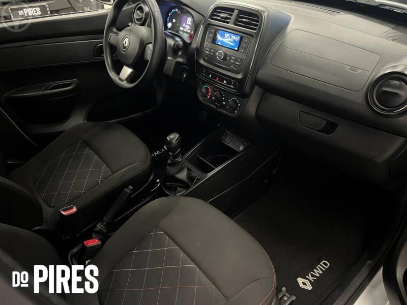 RENAULT - KWID 1.0 12V SCE FLEX ZEN MANUAL - 2022/2023 - BRANCA - R$ 49.900,00