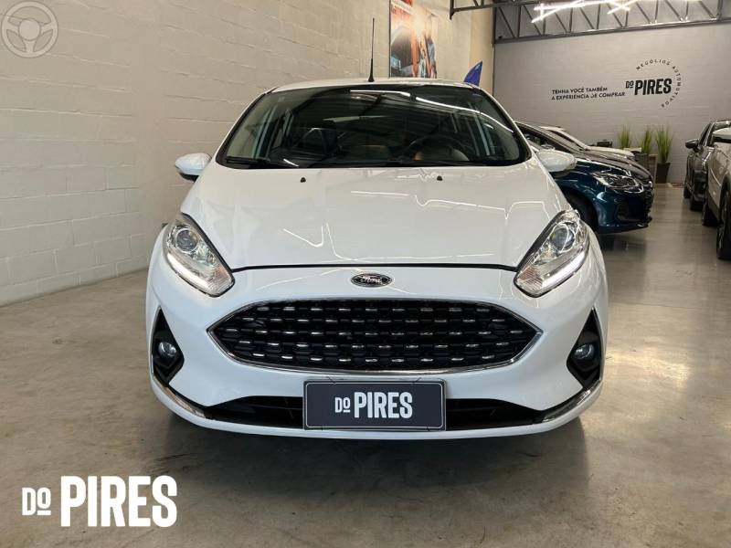 FORD - FIESTA 1.6 TITANIUM HATCH 16V FLEX 4P AUTOMÁTICO - 2018/2018 - BRANCA - R$ 61.900,00
